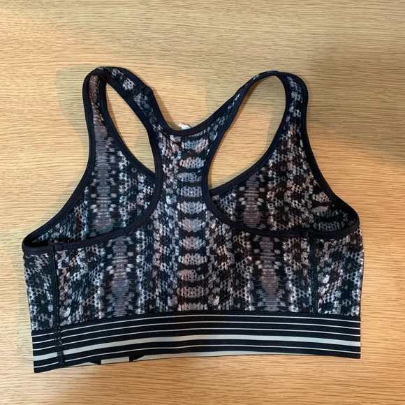 Under Armour Mid Sports Bra - Picture 6 of 6